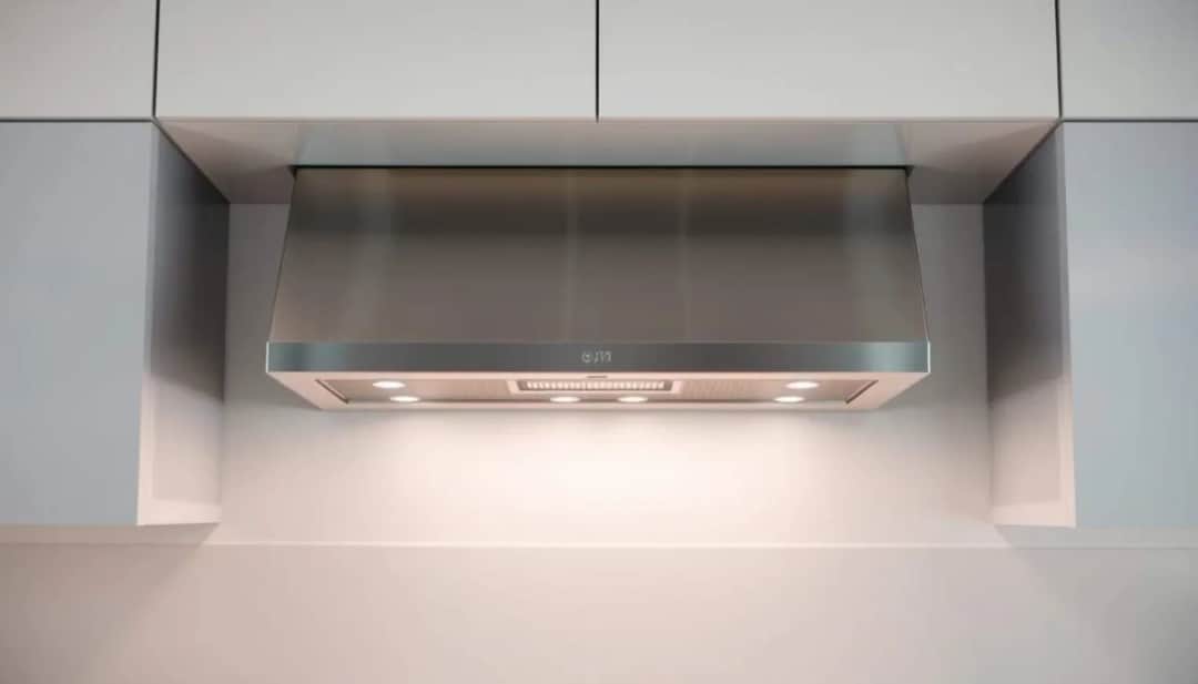 Jak zamontować okap podszafkowy - uniknij najczęstszych błędów