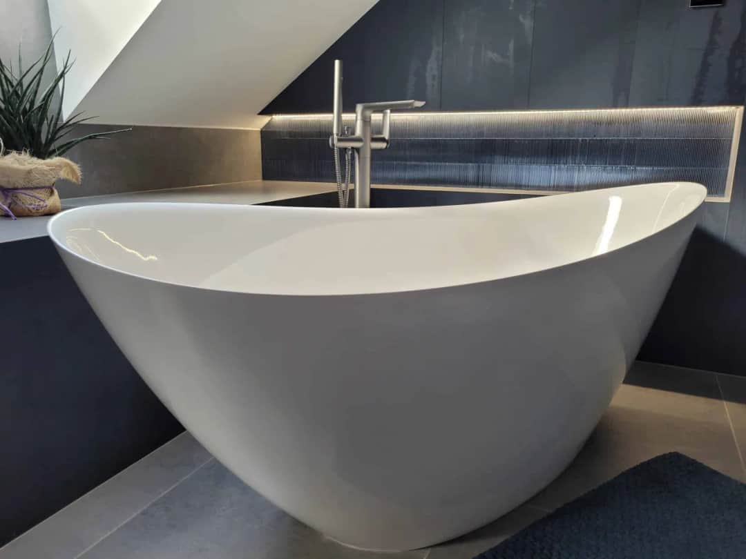 Ile kosztuje robocizna łazienki? Sprawdź ceny i uniknij wysokich kosztów