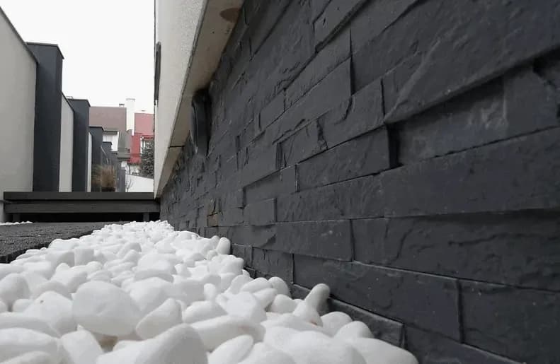 Jak odnowić kamień dekoracyjny i przywrócić mu blask bez wysiłku