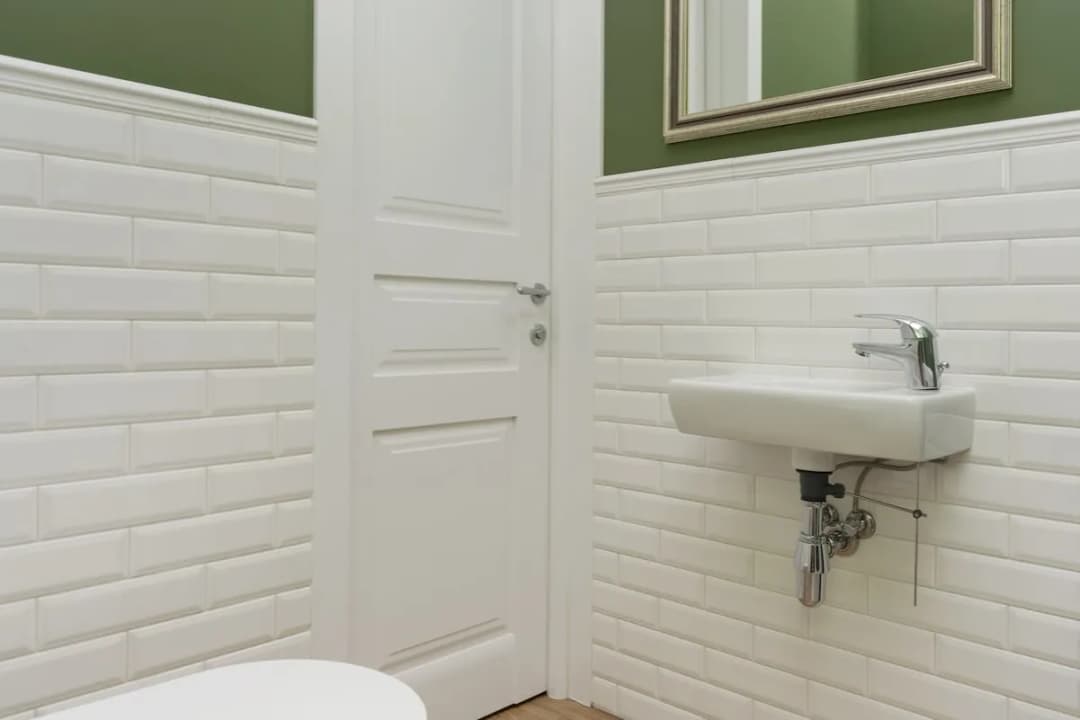 Czym pomalować kafelki ścienne, aby uzyskać trwały efekt?