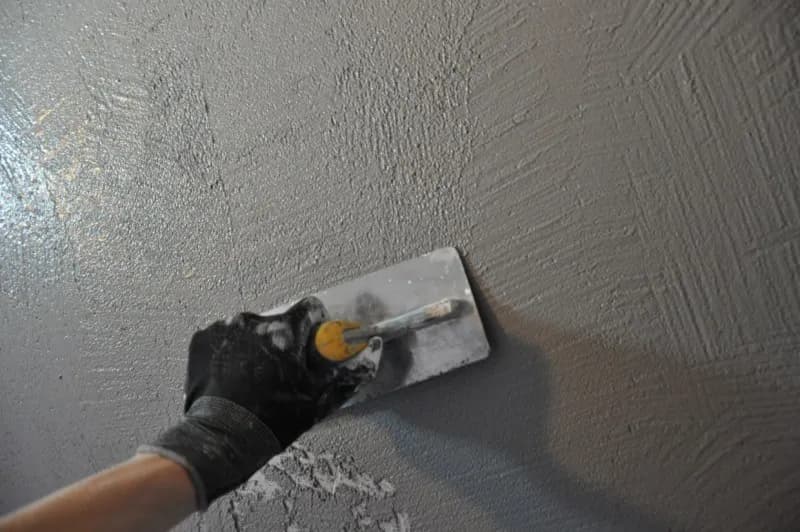 Jak położyć beton dekoracyjny i uniknąć najczęstszych błędów