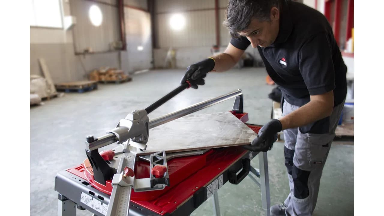 Jaką przecinarkę do glazury wybrać, aby uniknąć błędów i kosztów?